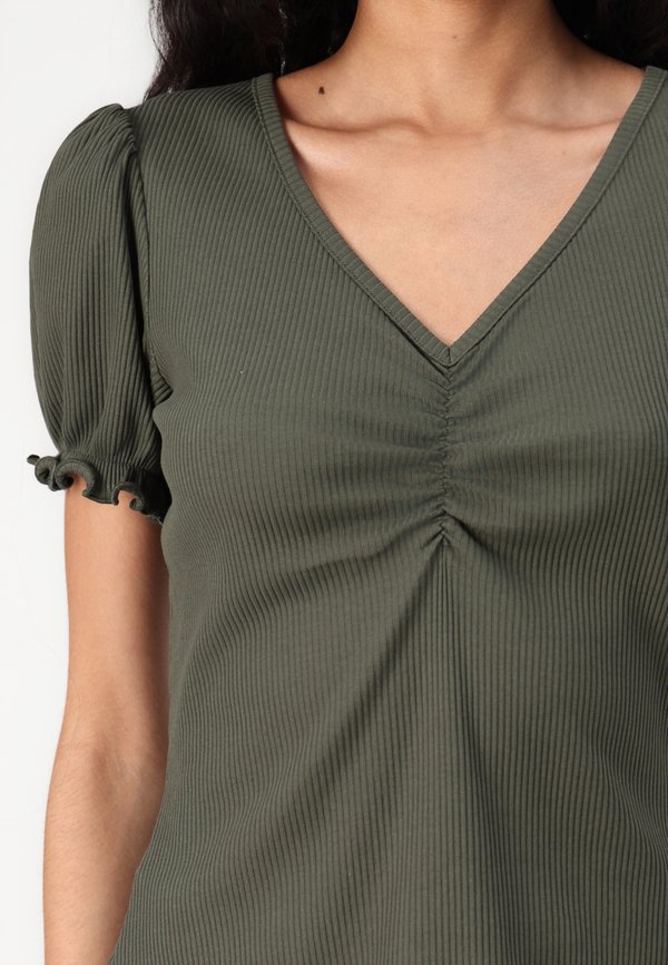 VIABENNA V NECK - Basic T-shirt - deep depths3