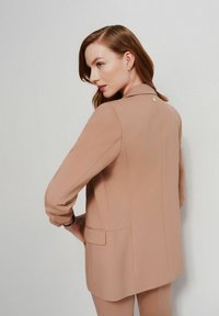 OCHNIK - Krótki płaszcz