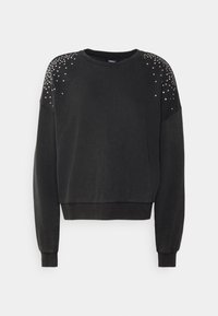 Sudadera negra con dobladillo y puños acanalados. Presenta adornos dispersos de pedrería en los hombros, hecha de tela suave.