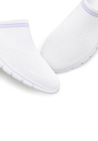 White knitted slip-on shoes with a breathable texture, featuring a light purple stripe at the collar and a flexible white sole.
