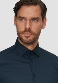s.Oliver BLACK LABEL Dalykiniai marškiniai - navy