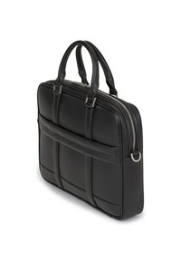 Czarna skórzana teczka na dokumenty z dwoma uchwytami u góry, detalami na przedniej stronie, srebrnym zamkiem błyskawicznym i boczną kieszenią. Gładka faktura z usztywnionym kształtem.