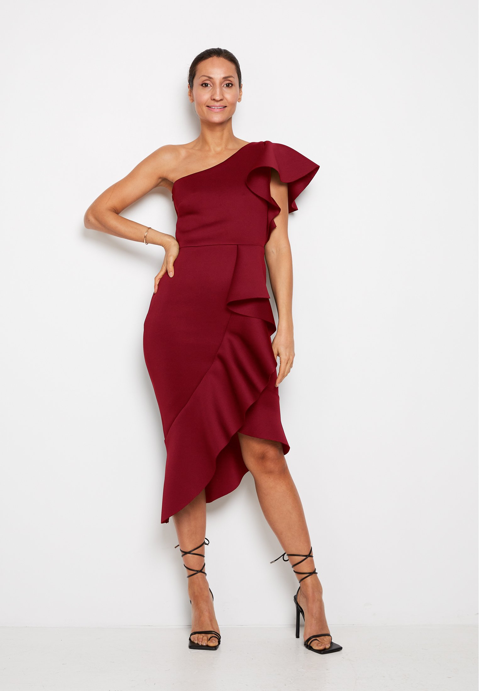 robe one shoulder soiree