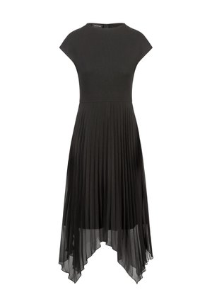 Zwart jurkje met een aansluitende bovenkant en korte mouwen, met een geplisseerde rok die naar een langere zoom aan de achterkant toe loopt, gemaakt van lichte stof.
