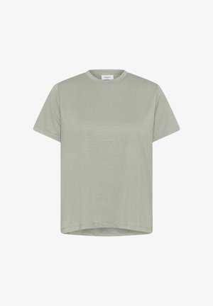 Jasnozielona koszulka z krótkim rękawem, wykonana z miękkiego, połyskującego materiału. Okrągły dekolt z minimalnymi przeszyciami wzdłuż krawędzi.