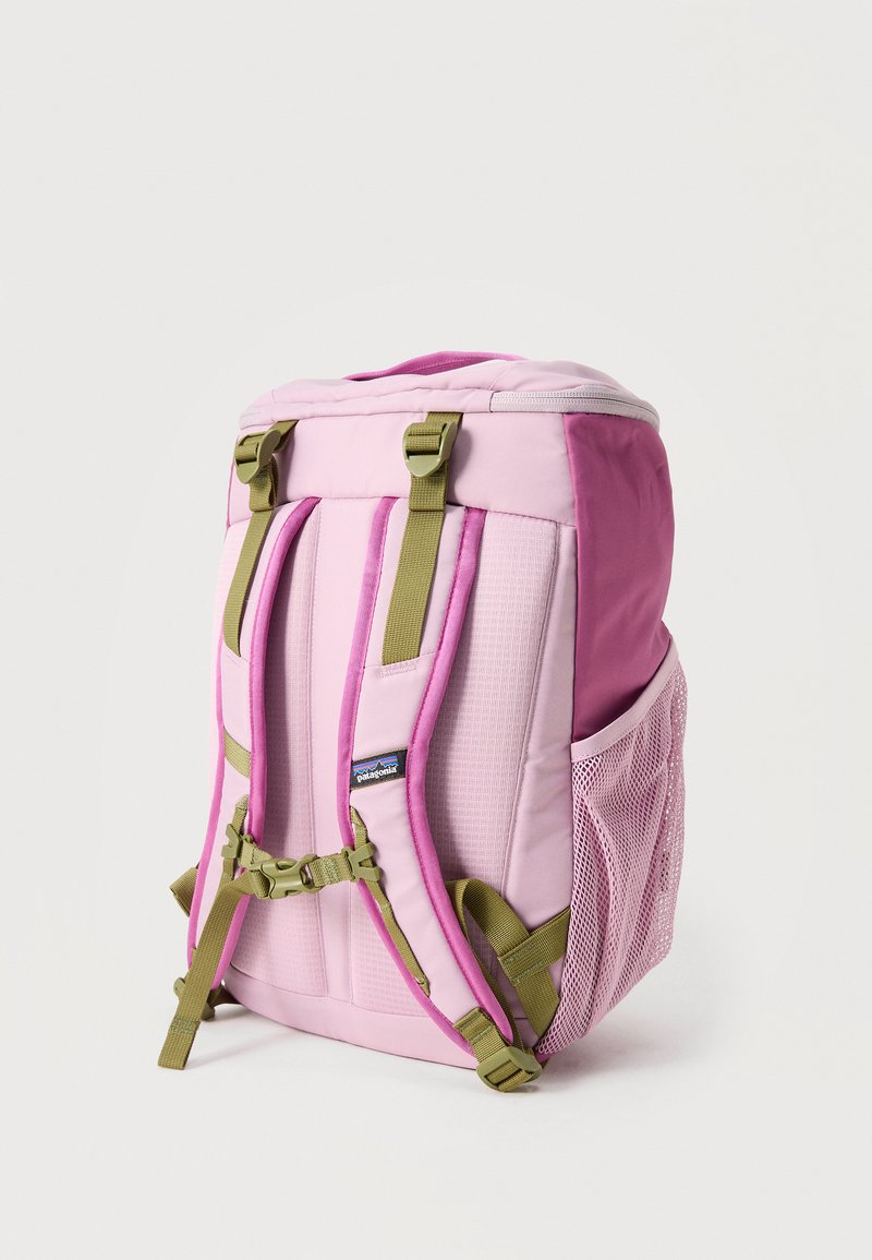 patagonia green and pink backpack Kids' Refugito Daypack 12L Its lightweight structure allows the bag to be easily compressed into its dedicated pocket when not in use Patagonia REFUGITO DAY PACK UNISEX