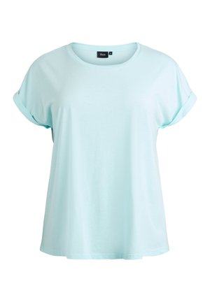 T-shirt bleu clair à manches courtes en tissu doux, avec une coupe décontractée et des manches retroussées. Encolure ronde simple avec une étiquette logo.