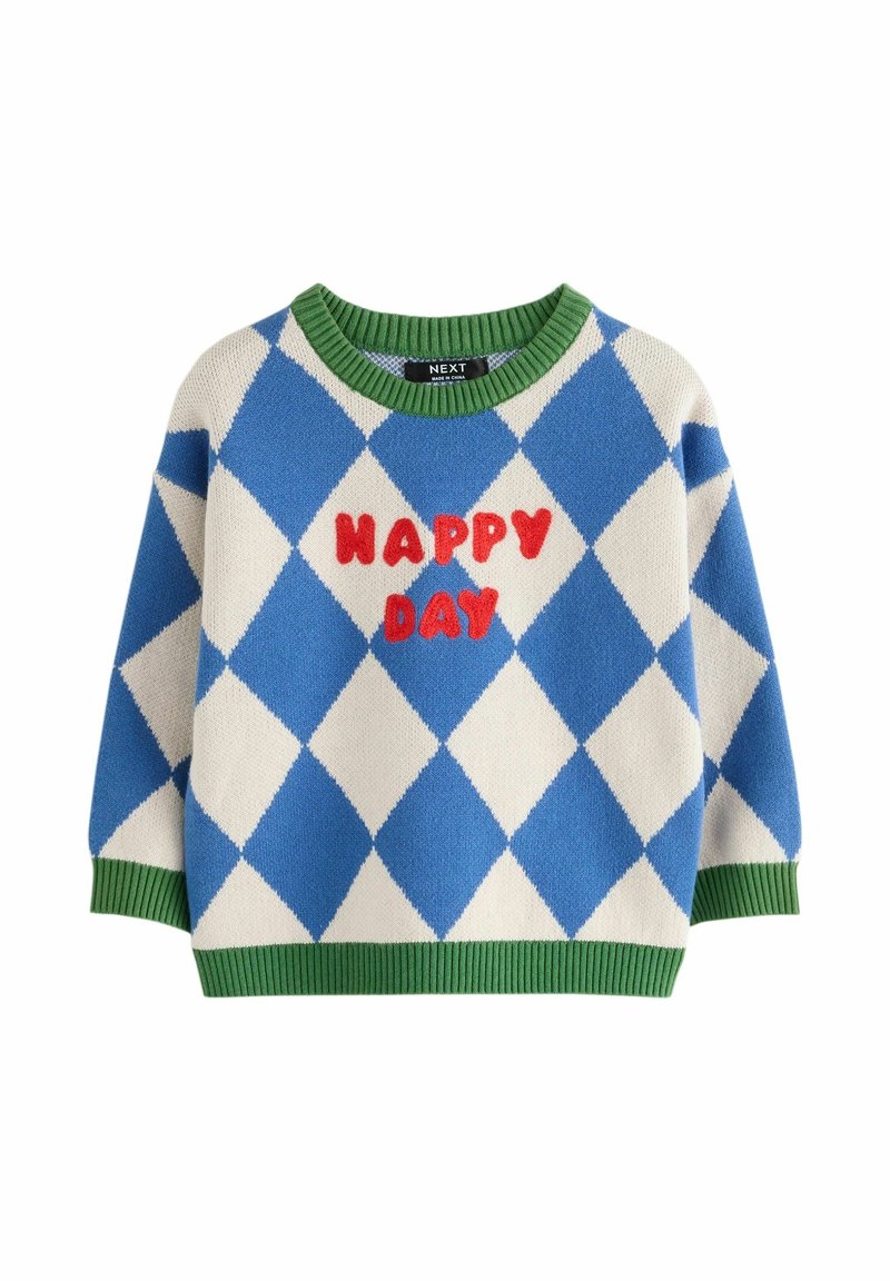 Pull bleu et blanc à motif losange avec col et poignets verts, avec texte rouge "HAPPY DAY" sur le devant.