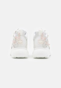 Buffalo Matalavartiset tennarit - white