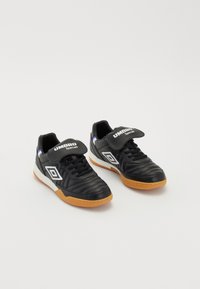 Umbro SPECIALI TR LEATHER
UNISEX - Trainers - black/white/royal