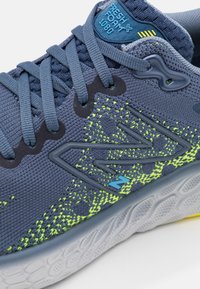 New Balance 1080v12 FRESH FOAM - Katujuoksukengät - vintage indigo