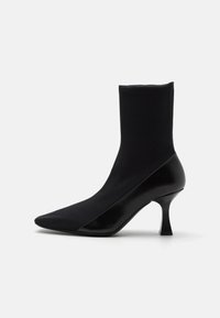 RUCH  - Klasiski puszābaki - black