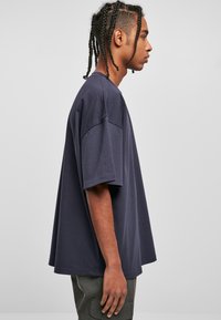Urban Classics ULTRA HEAVY OVERSIZED  - T-shirts - midnightnavy