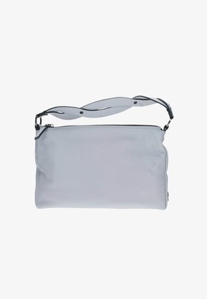 Sac à bandoulière en cuir gris avec une finition texturée et une sangle noire contrastante. Comprend une fermeture zippée sur le dessus et une forme rectangulaire slim.