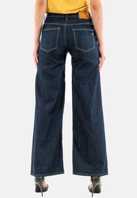 PLEASE Vaqueros boyfriend - bleu