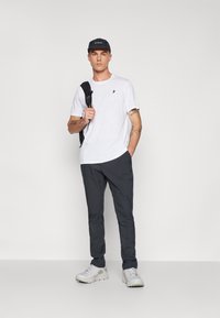 Peak Performance EXPLORE GRAPHIC TEE - T-shirts print - white