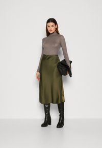 Lindex MARIA - Áčková sukně - dark green