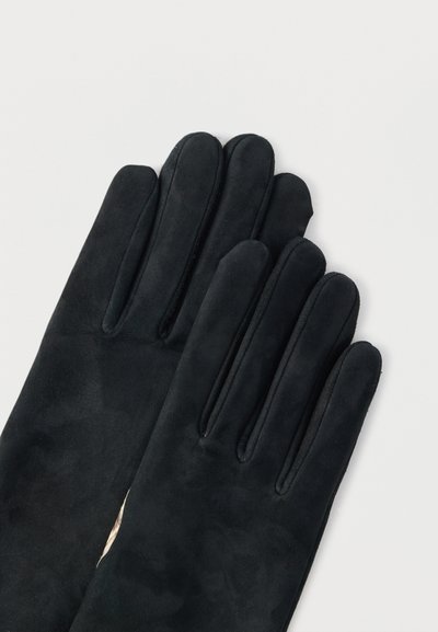 Μαύρα σουέντ γάντια με λεία υφή, διαθέτουν σχεδίαση με πέντε δάχτυλα και διακριτικό ρεβέρ κατά μήκος των άκρων.