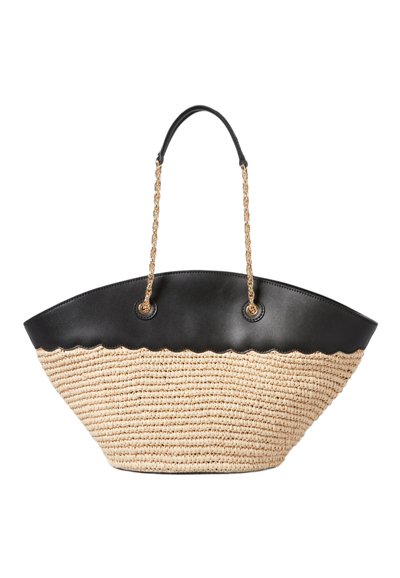 Borsa a tracolla in paglia intrecciata e pelle nera con un bordo superiore a onda, cinghie a catena e dettagli in metallo circolari. Design ampio e aperto.