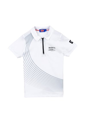 Polo bianco con colletto zip, caratterizzato da linee curve grigie e dal logo "BUGATTI" sul petto. Maniche corte con un accento nero.