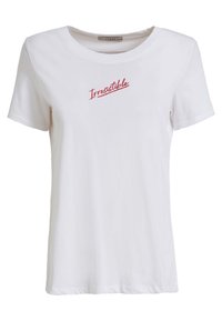 Camiseta de algodón de manga corta blanca, con el texto bordado en rojo "Irresistible" en el pecho. Cuello redondo, ajuste relajado.