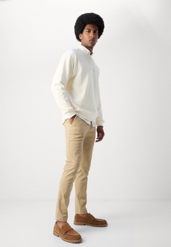 CORE MOTT - Chinos - sand2