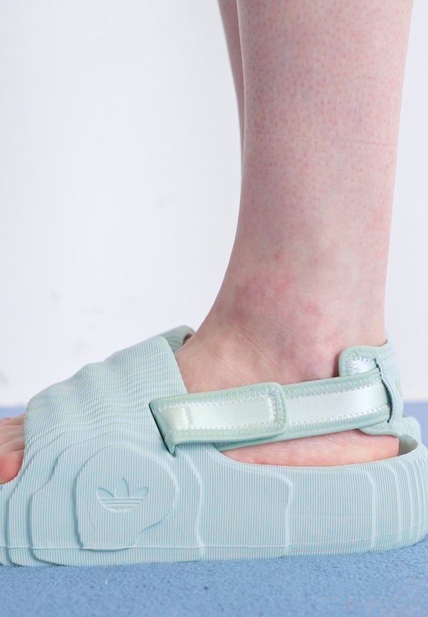 ADILETTE 22 - Platform sandals2