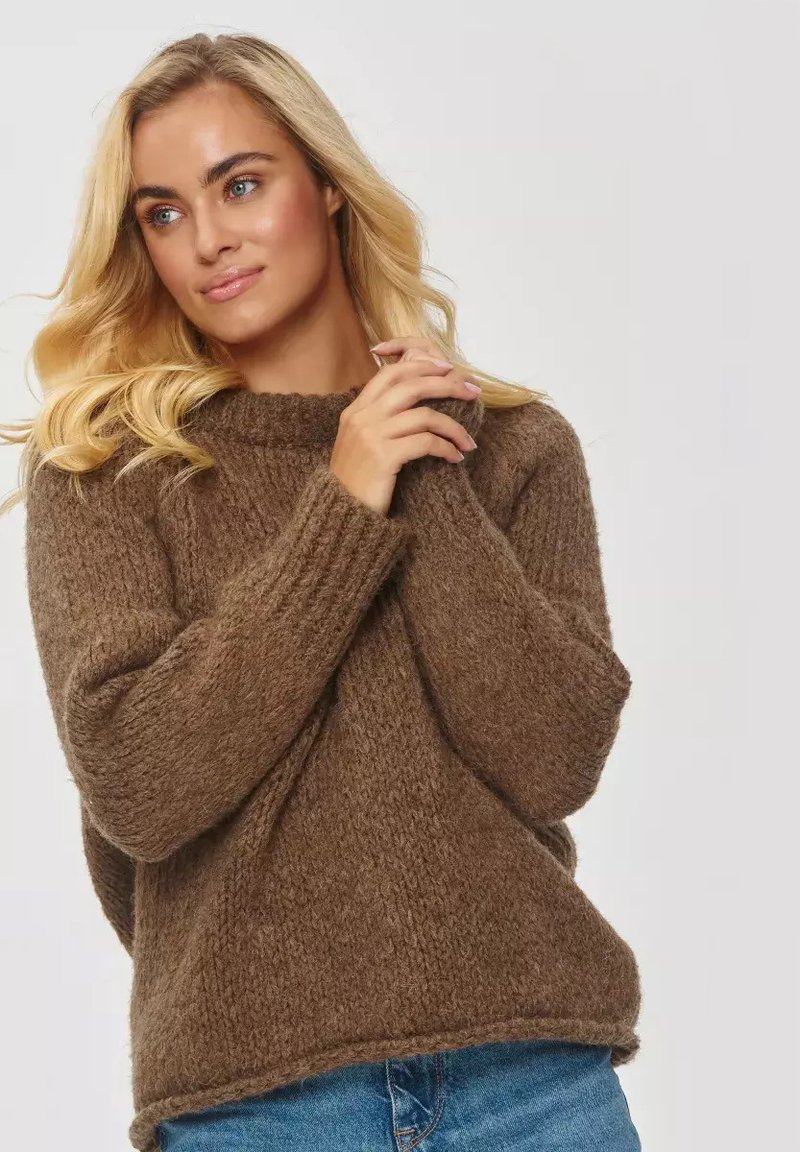 Makadamia LUŹNYM KROJU brązowy