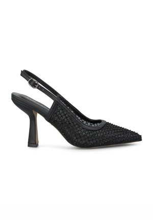 Pompa slingback nera con tomaia in tessuto intrecciato, punta affusolata e tacco a blocco slanciato. Presenta una cinghia alla caviglia regolabile per una vestibilità perfetta.