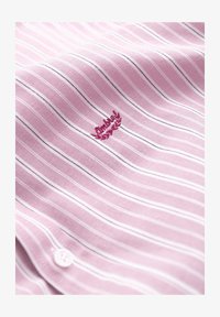 Non sélectionné, pink