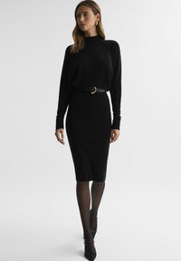Reiss Etuikleid - black
