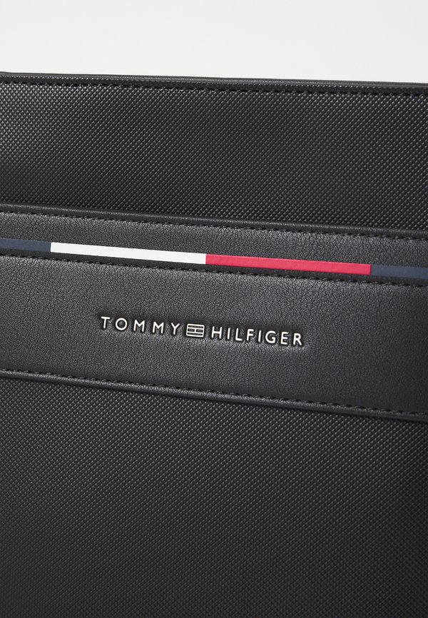 FOUNDATION MINI CROSSOVER - Cross body bag2