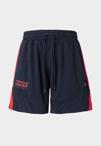 Marineblå meshshorts med røde sidestriper. Har strikket liv og snøring. Inkluderer logo broderi på venstre lår.