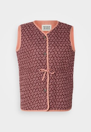 Ärmellose Weste mit einem bordeauxfarbenen geometrischen Muster, kontrastierendem Pfirsichbesatz, einer durchgehenden Knopfschließe und einem Bindeband in der Taille.