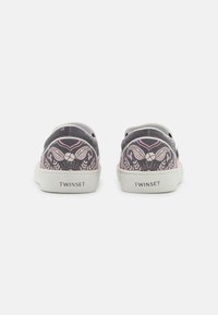 TWINSET STAMPA BANDANA - Sapatos sem atacadores - nero