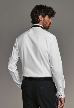 Next TEXTURED  SINGLE CUFF WING COLLAR PACK SET - Camicia elegante - white