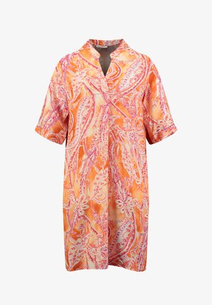 Vestido naranja de manga corta con patrón de paisley en rosa y blanco, escote en V y corte holgado.