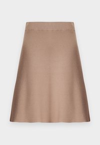 Una gonna corta a forma A di un tono marrone chiaro, realizzata in un tessuto testurizzato con una vita liscia e una leggera svasatura verso l'orlo.