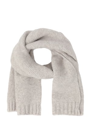 Miękki, jasnoszary dziergany szalik z pętlą i prążkowymi brzegami, rozłożony płasko na białym tle.