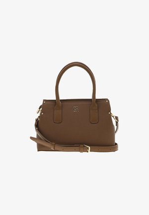 Sac à main synthétique marron avec deux poignées supérieures et une bandoulière amovible. Présente un logo monogrammé et des accents en métal doré.