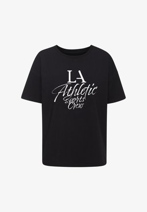 Schwarzes T-Shirt mit kurzen Ärmeln und weißem Text "LA Athletic Sports Crew" in gemischten Schriftarten auf der Vorderseite.