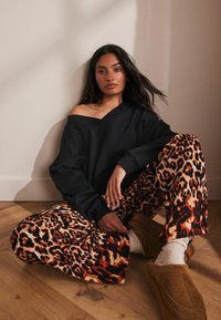 Next REGULAR FIT SET - Nattøj sæt - black animal