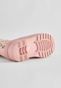 Next BUCKLE REGULAR FIT - Cizme din cauciuc - pink floral