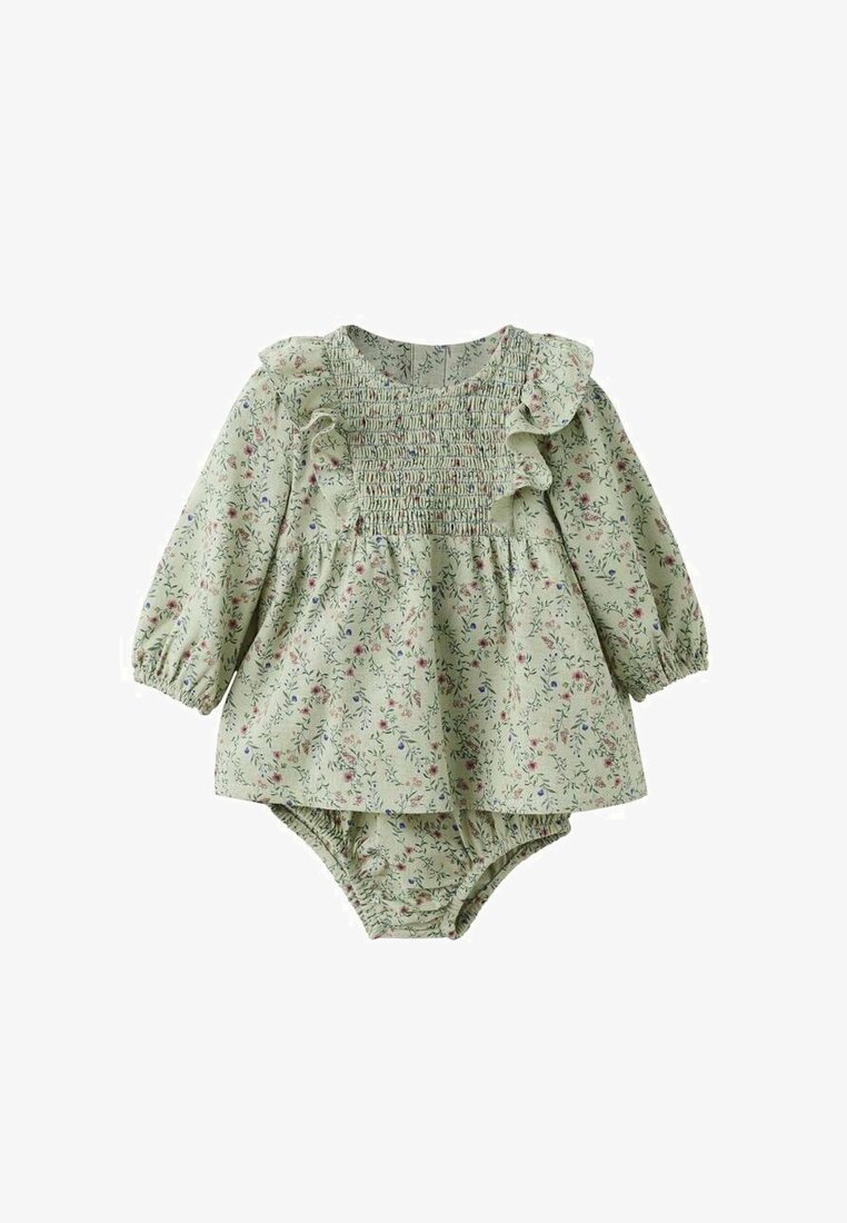 Otroška obleka za dojenčke v svetlo zeleni barvi z rožnatim vzorcem, nabranim zgornjim delom, volančki, dolgimi rokavi in elastičnimi odprtinami za noge.
