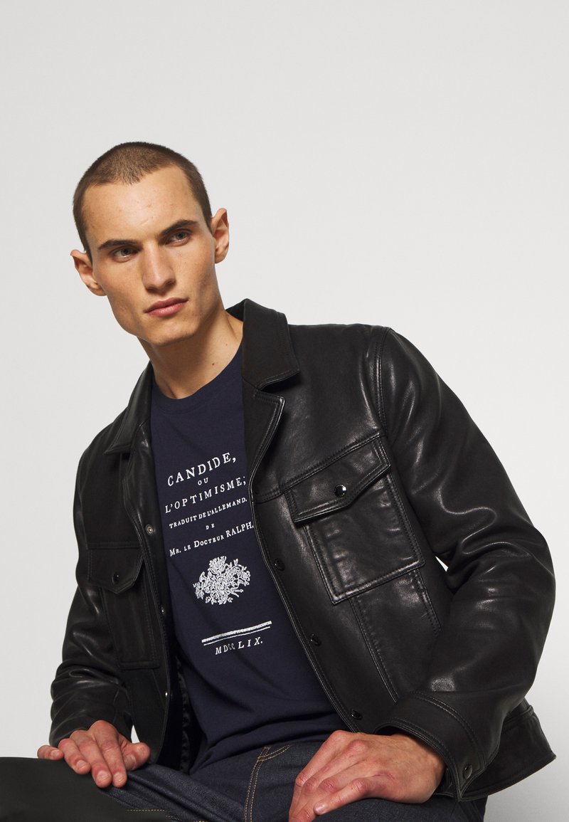 Herren Bekleidung | Zadig & Voltaire TOMMY ZADIG T-Shirt print encre/dunkelblau - SO78009 Herren Bekleidung | Zadig & Voltaire TOMMY ZADIG T-Shirt print encre/dunkelblau - SO78009