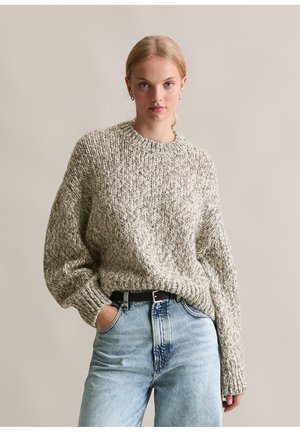 - Sweter