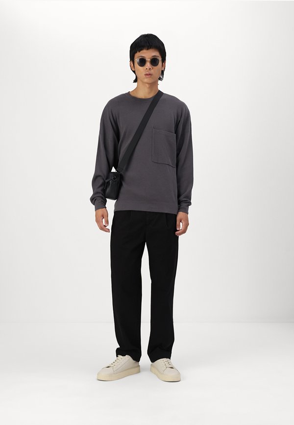 ONSLAMAI POCKET - Jumper - magnet2