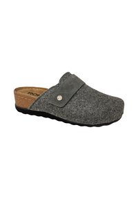 Grijze slip-on klompen van vilt met een suède band en knoopdetail, voorzien van een beige kussen-inlegzool en een gestructureerde zwarte rubberen zool.