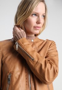 Maze GRENADA - Lederjacke - cognac