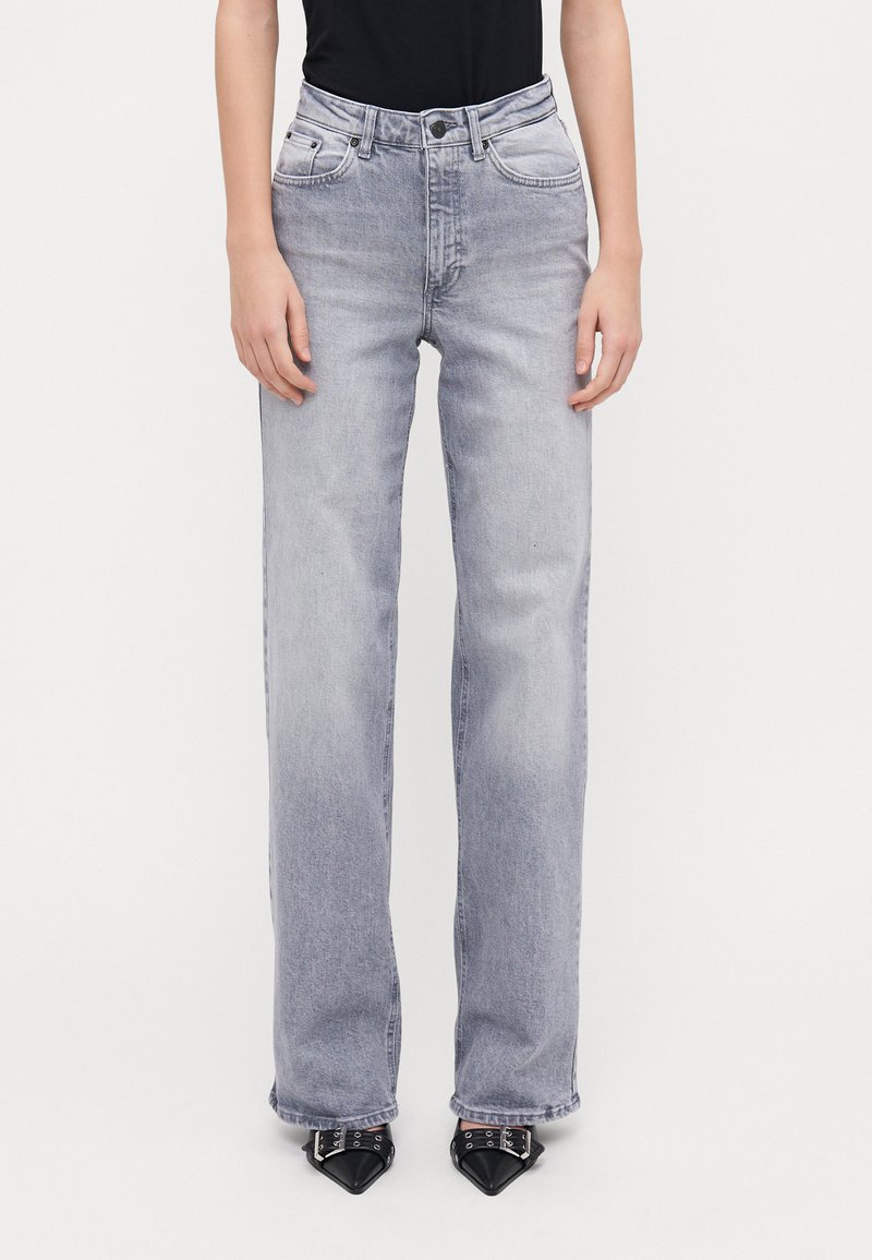 ONLY Tall ONLJUICY WIDE LEG - Džinsi ar platām starām - medium grey denim
